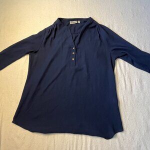 Versona Women’s Shirt Size Large Blue 3/4 Sleeve Quarter Button Down Back Accent